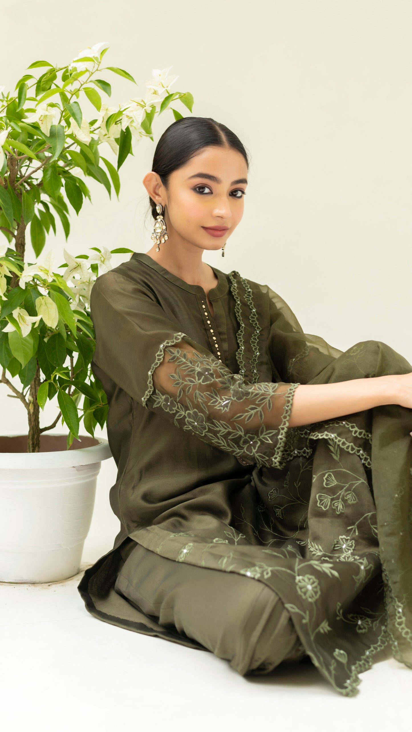 Reverse Applique Kurta Set (Cai Green)