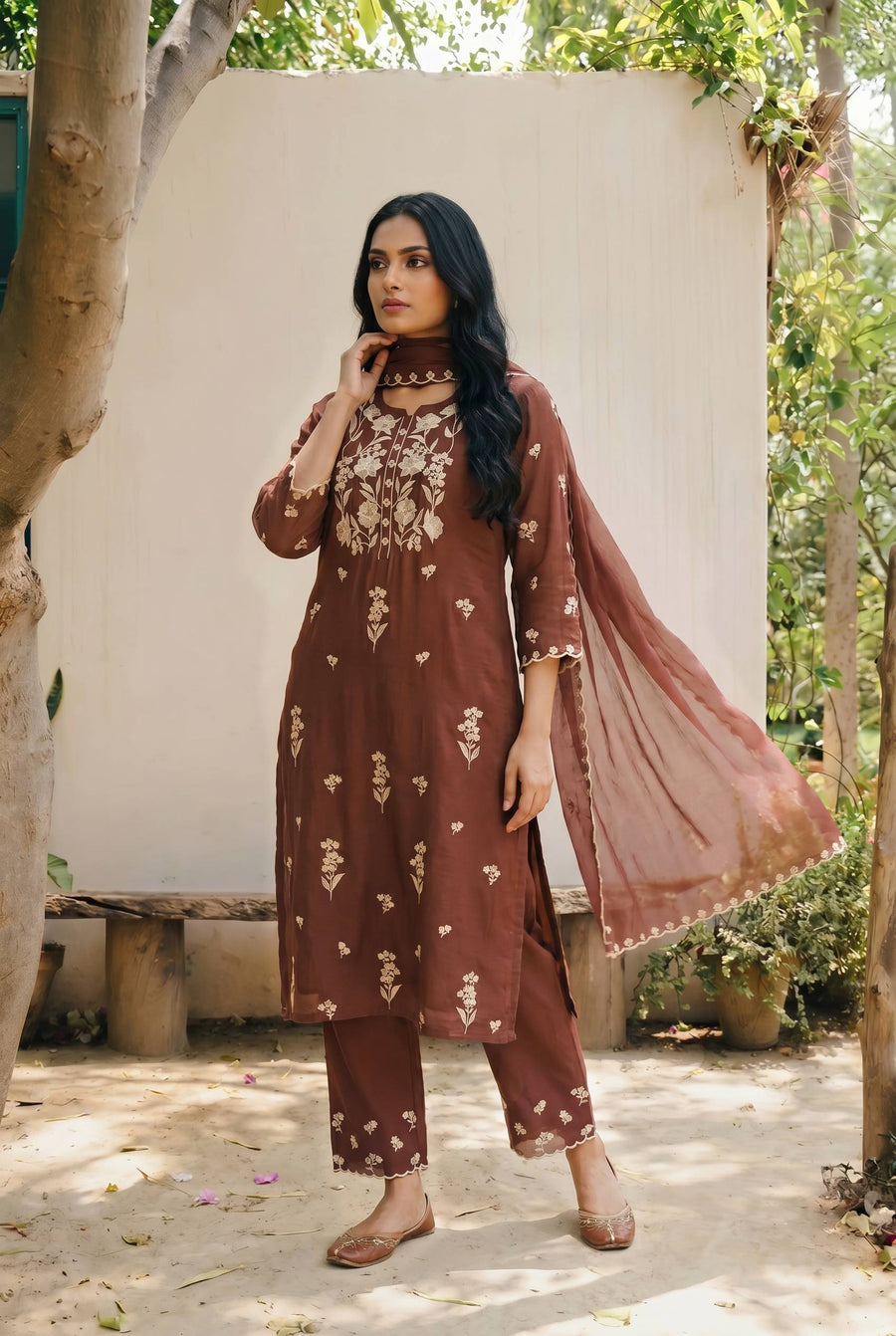Noorani Thread Embroidered Kurta Set