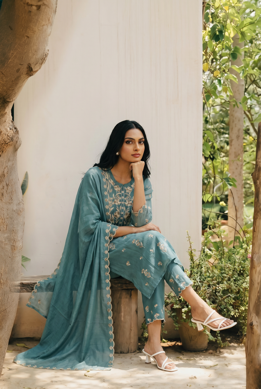 Noorani Thread Embroidered Kurta Set