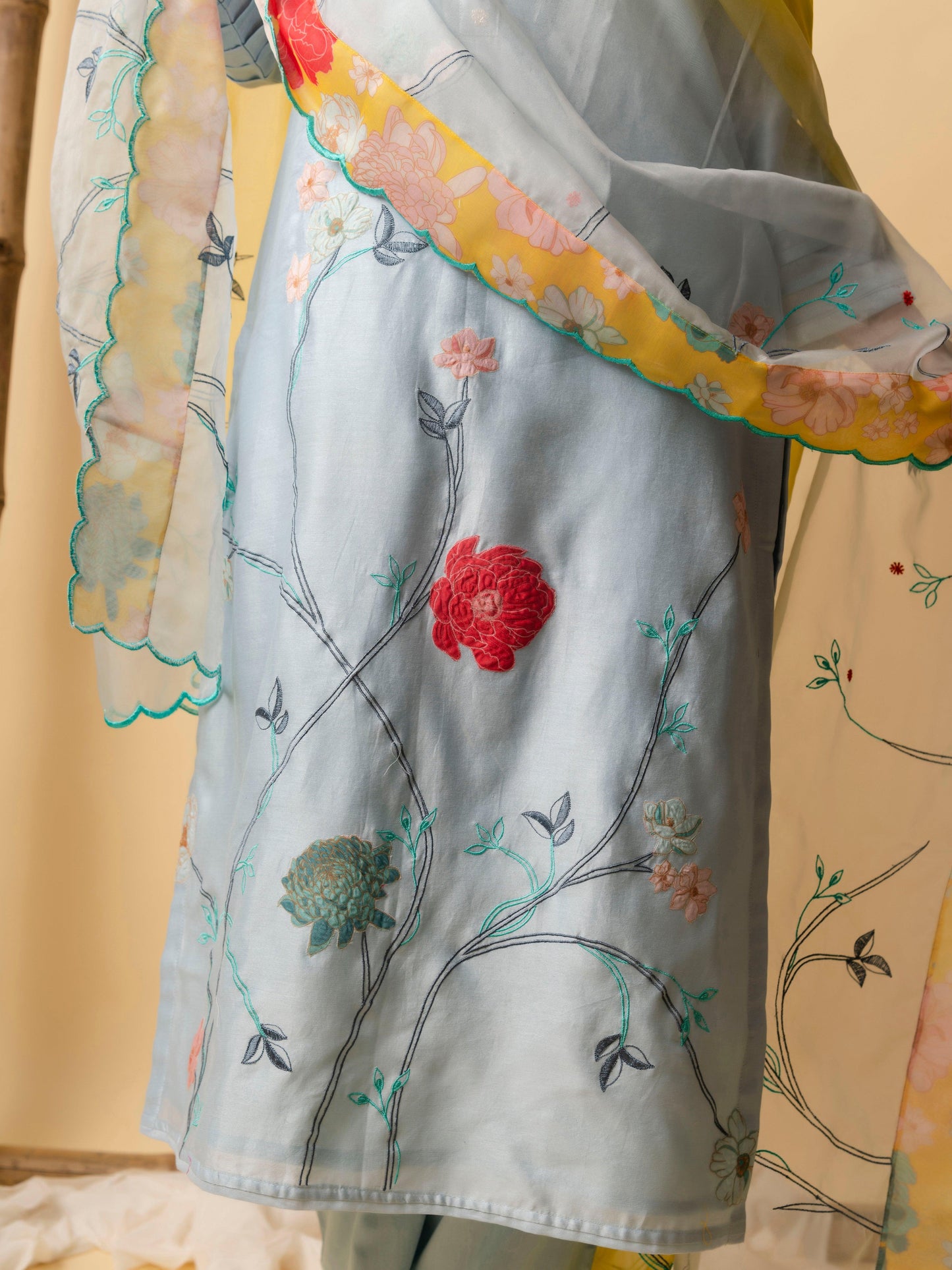 AM Floral Applique Kurta Set (Sky Blue)