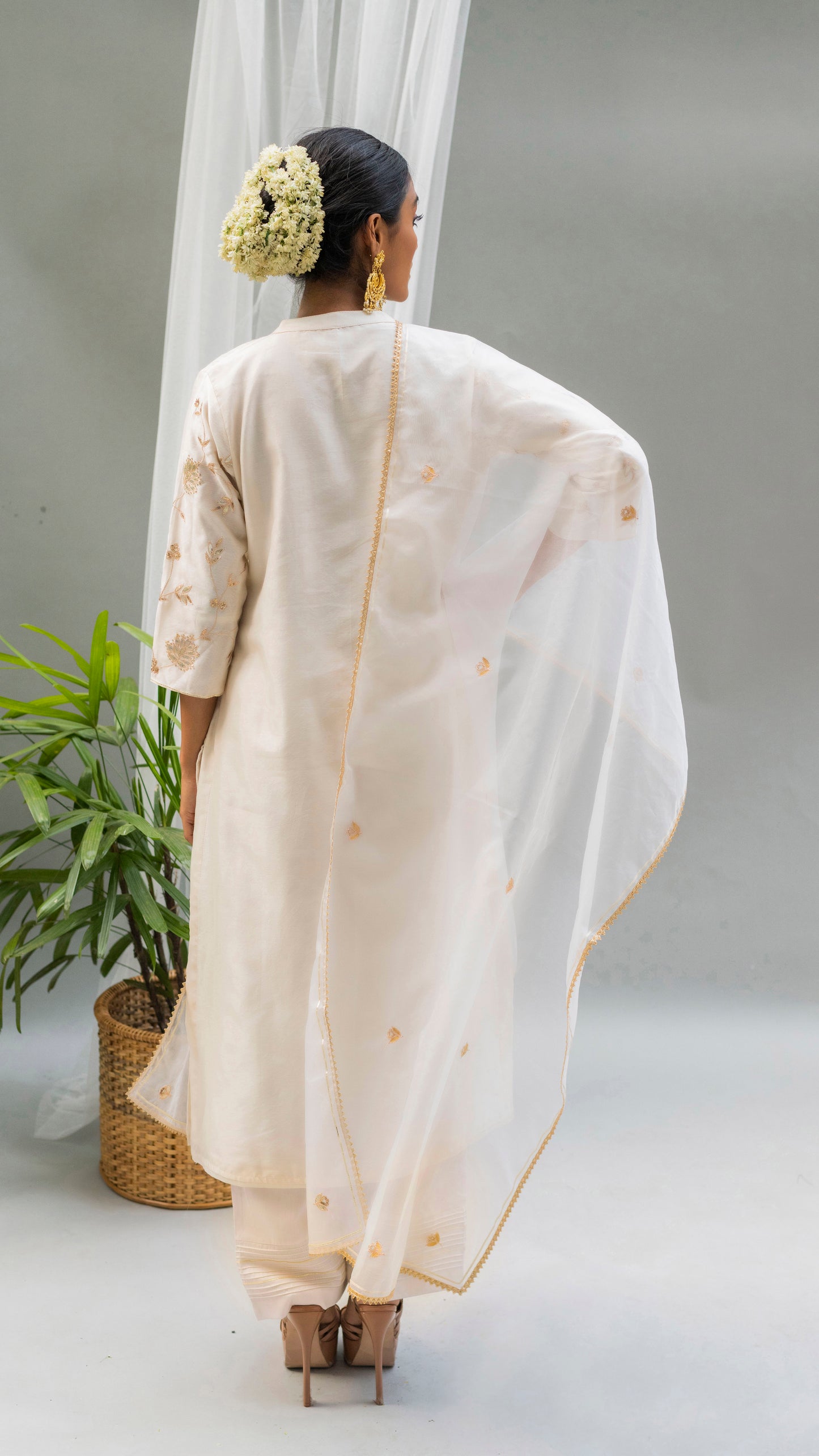 Alia Kurta Set (Pearl White)