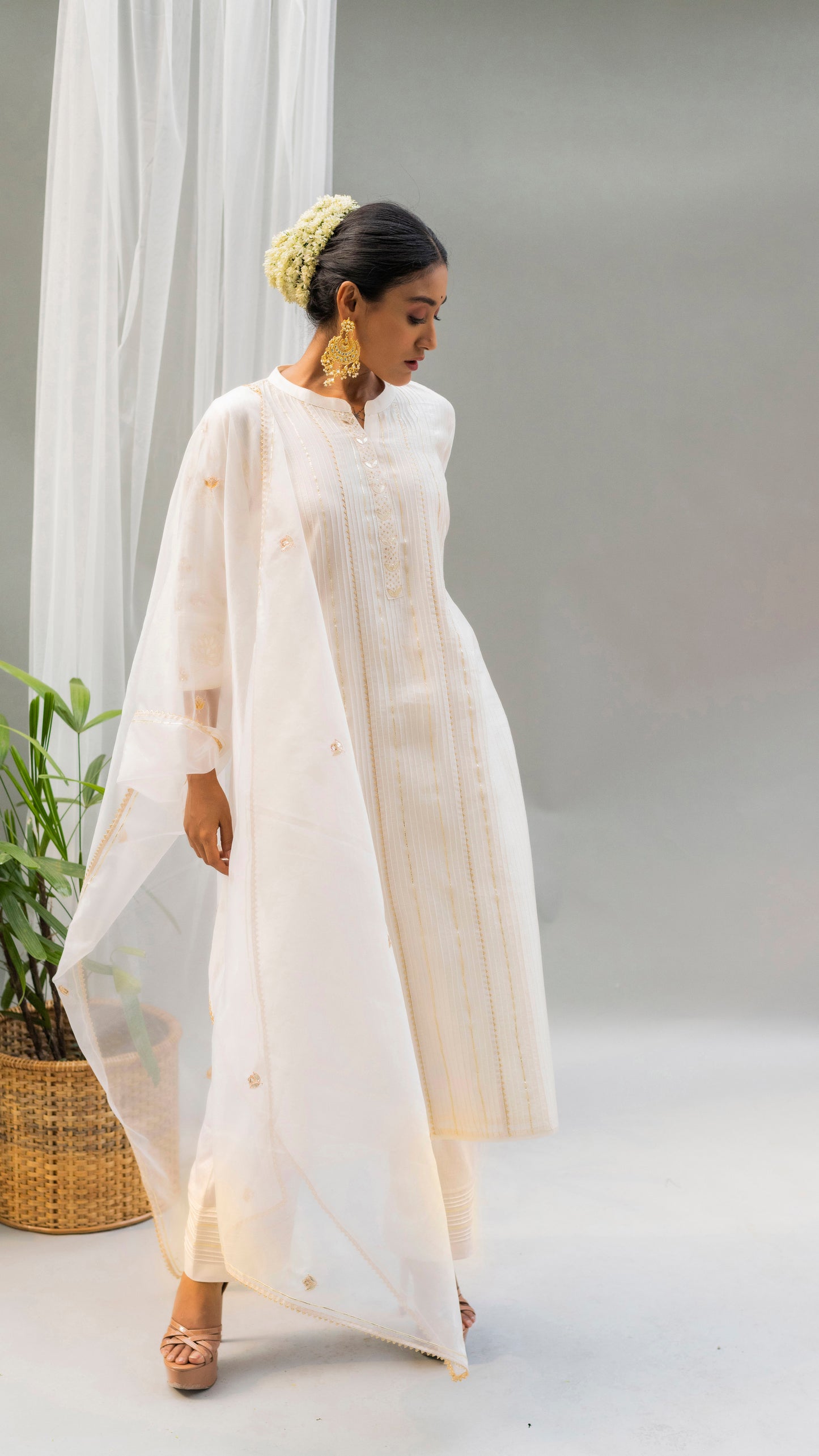 Alia Kurta Set (Pearl White)