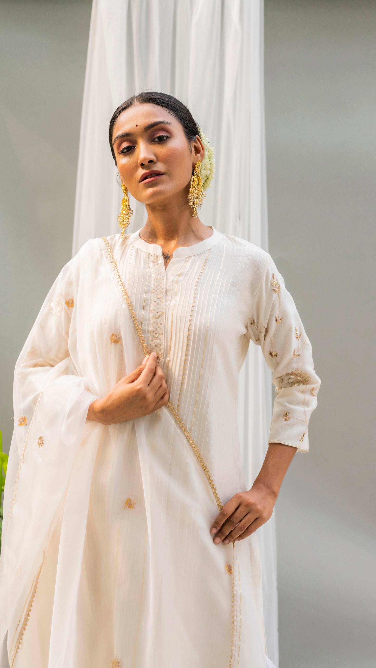 Alia Kurta Set (Pearl White)