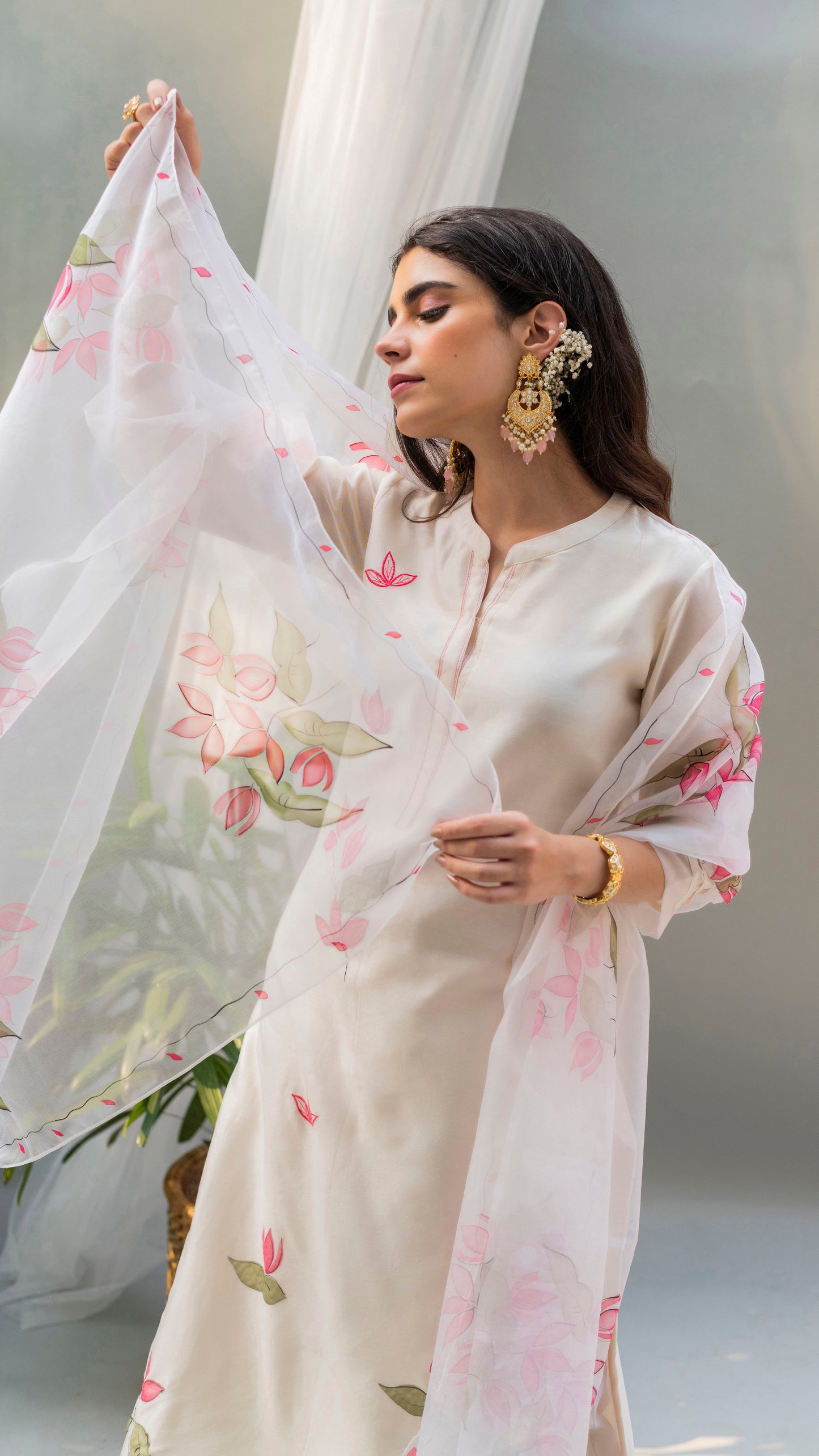 Zoya Kurta Set (Pearl White)