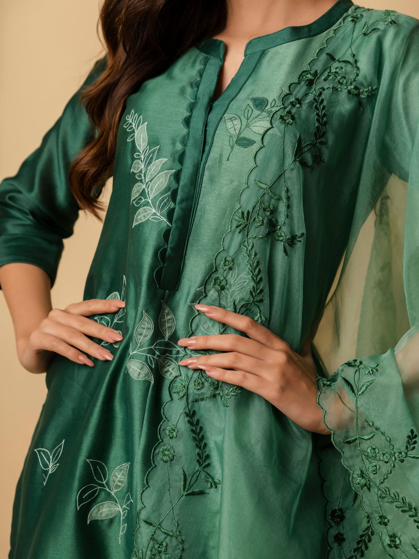 AM Leaf Applique Kurta Set (Emerald Green)