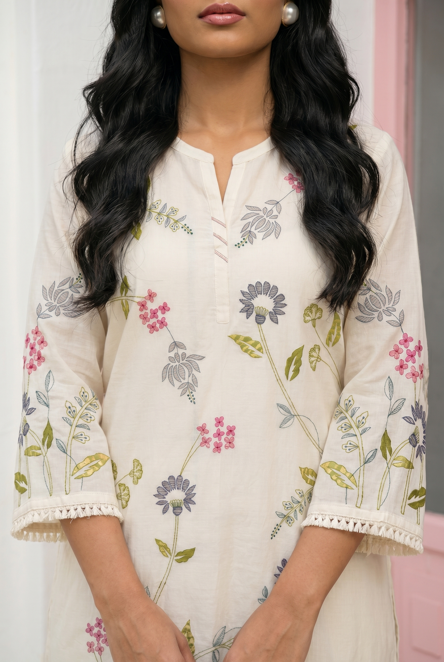 Falak Tissue Applique Kurta Set in Ivory