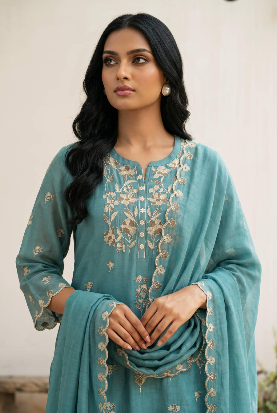 Noorani Thread Embroidered Kurta Set