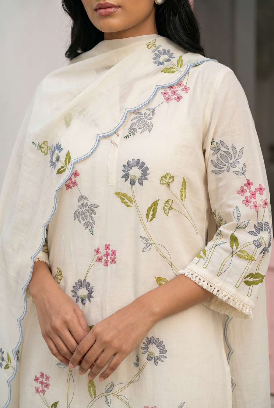 Falak Tissue Applique Kurta Set in Ivory