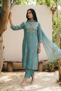 Noorani Thread Embroidered Kurta Set