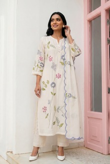 Falak Tissue Applique Kurta Set in Ivory