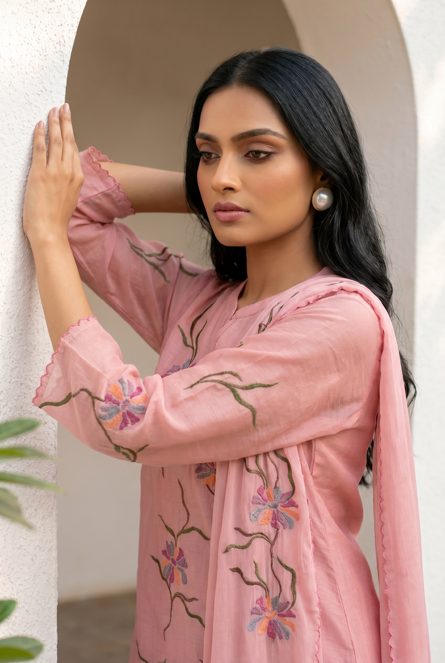 Meher Thread Embroidered Kurta Set