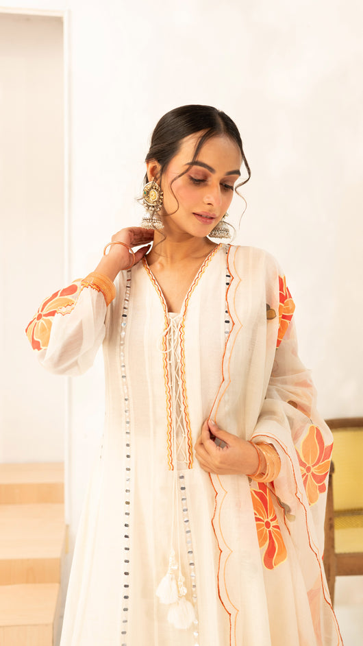 Zoya Anarkali Set (Off-White)