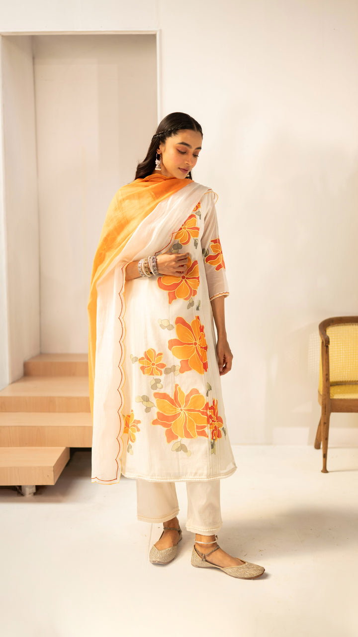 Zoya Kurta Set (Off-White)