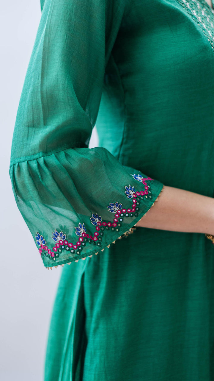 Aqsa A-line Kurta Set (Panna)