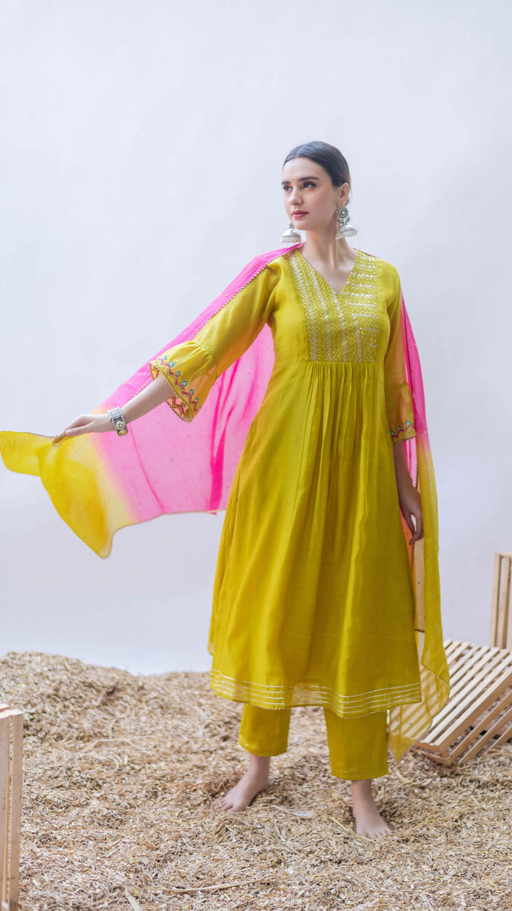 Aqsa Aline Kurta Set (Angoori)