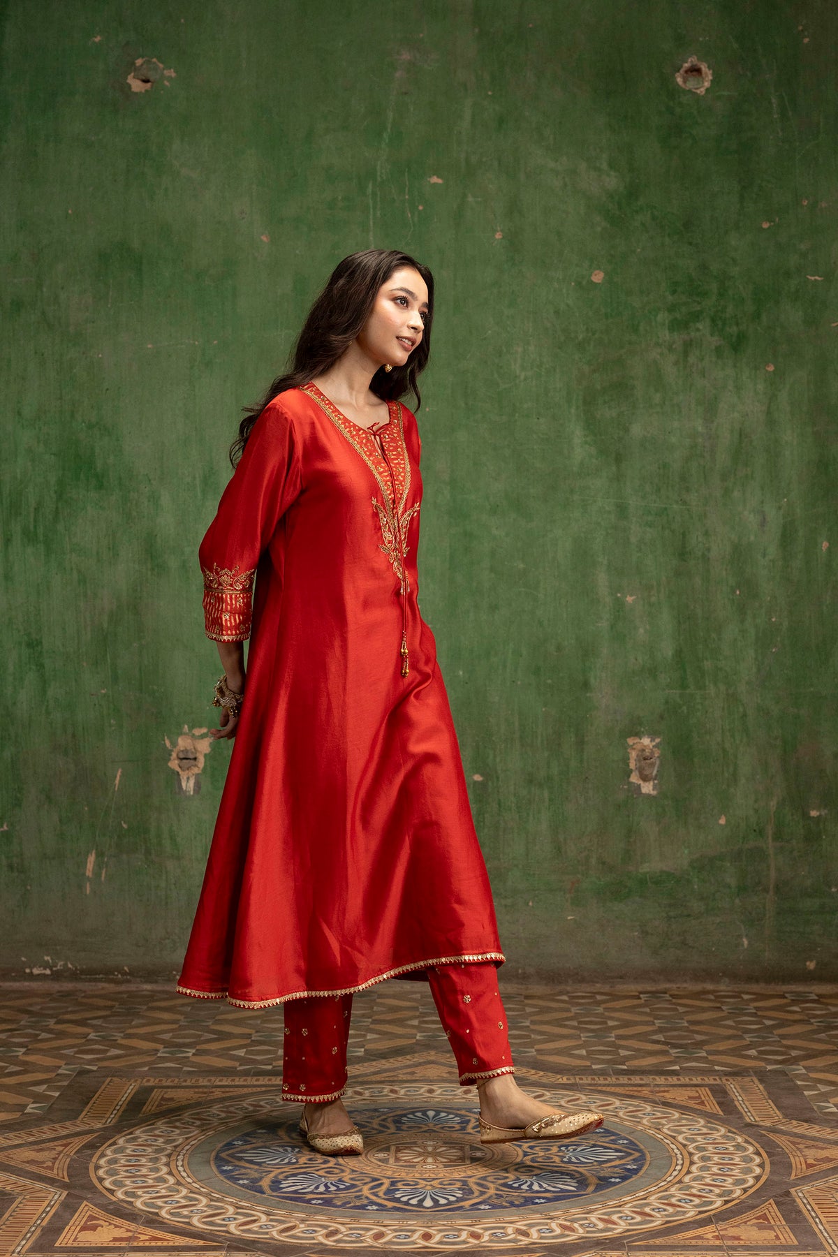 Saanjh Silk Chanderi Aline Kurta Set in Surkh