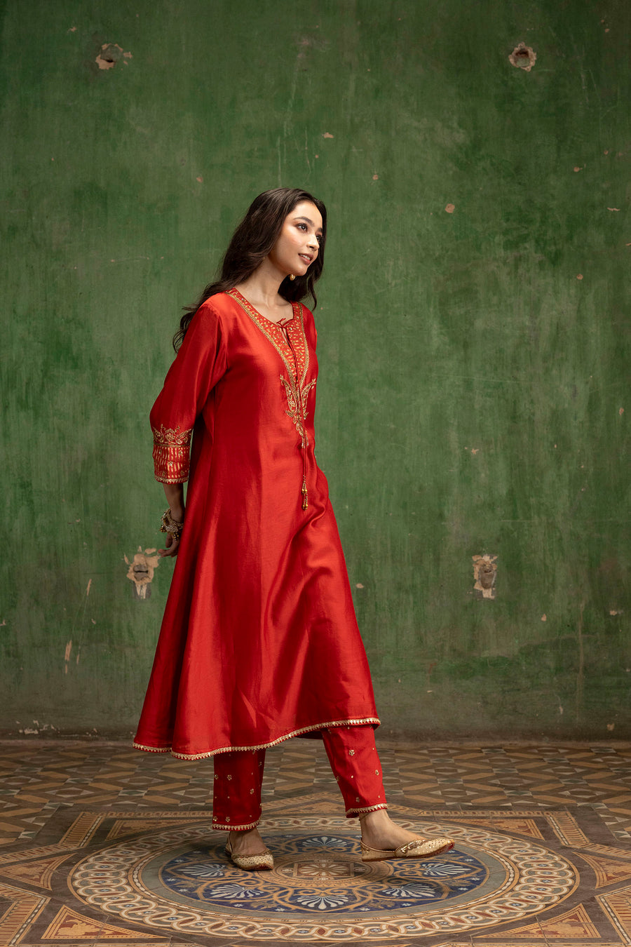 Saanjh Silk Chanderi Aline Kurta Set in Surkh