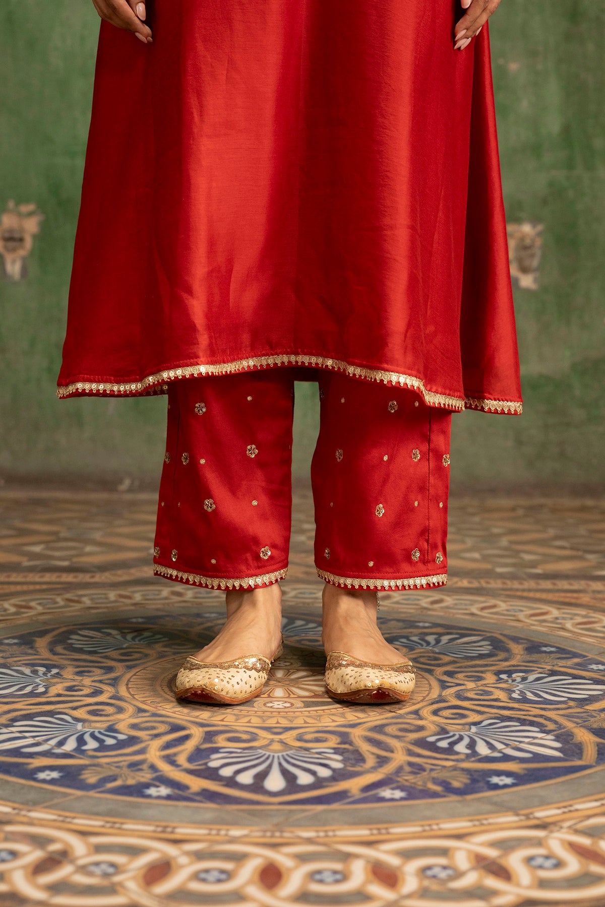 Saanjh Silk Chanderi Aline Kurta Set in Surkh