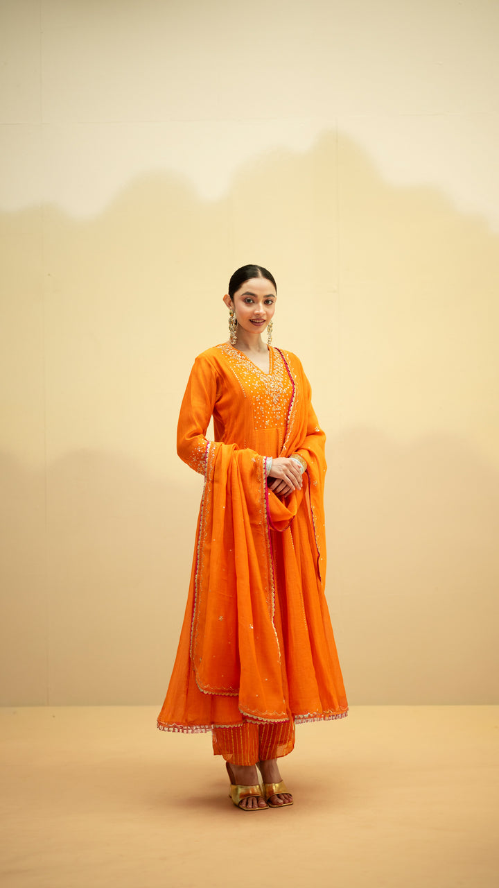Taarini Set