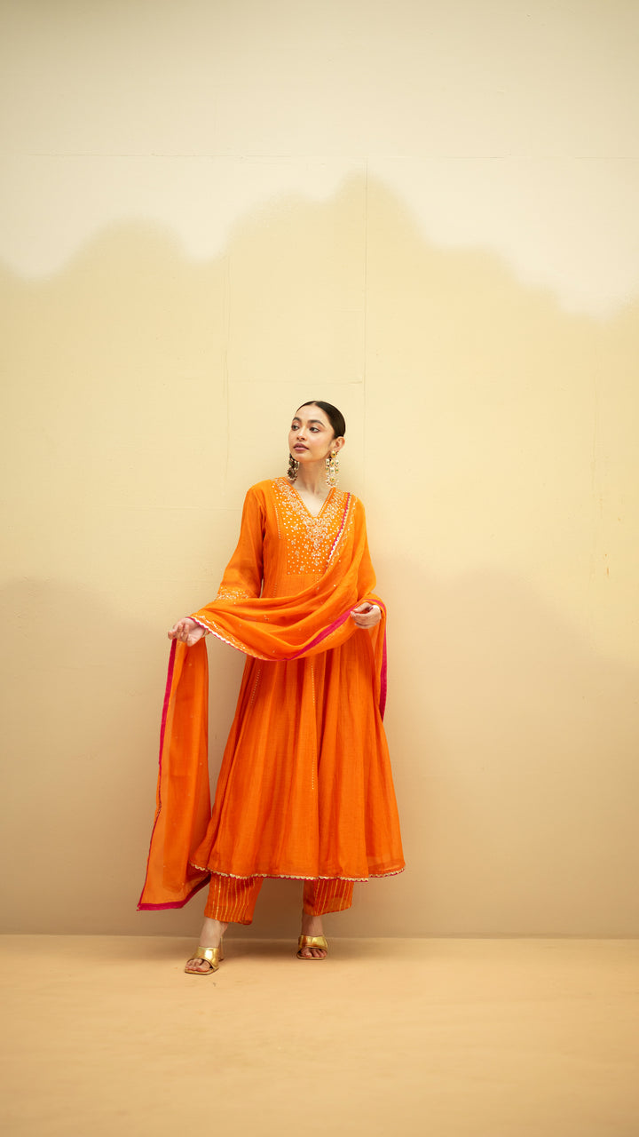Taarini Set