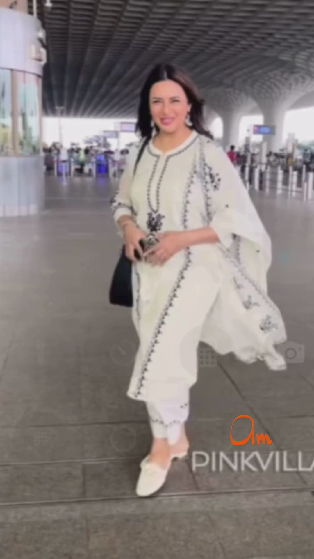 Parchhai Kurta Set (Pearl White)