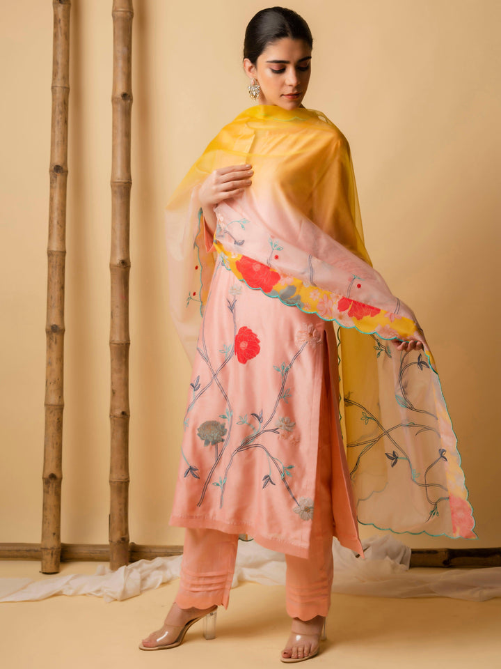 AM Floral Applique Kurta Set (Coral Peach)