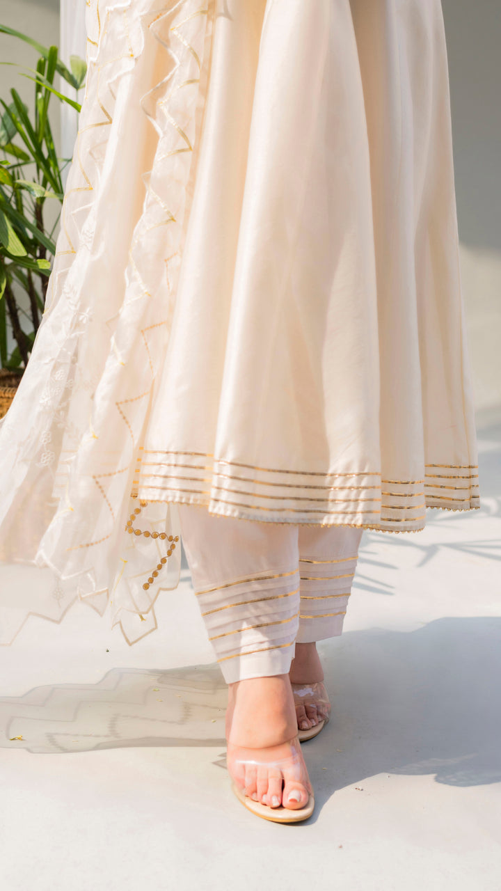 Alia Anarkali Set (Pearl White)