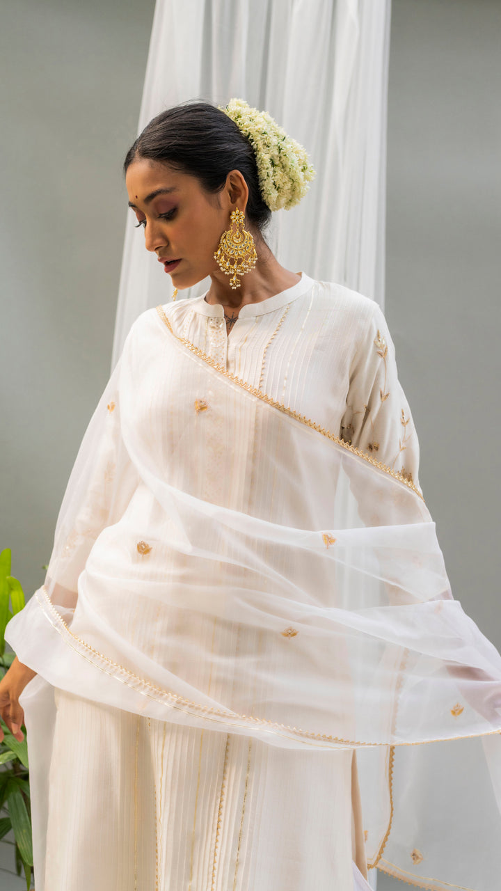 Alia Kurta Set (Pearl White)